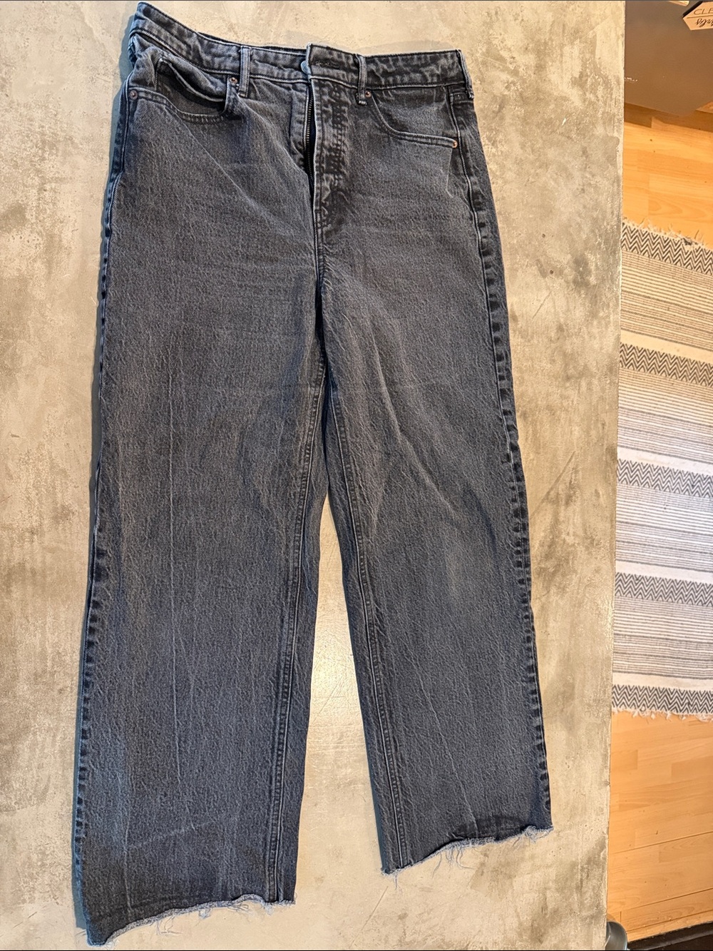 Old Navy Women's black Wide-Leg Jeans - Frayed Hem